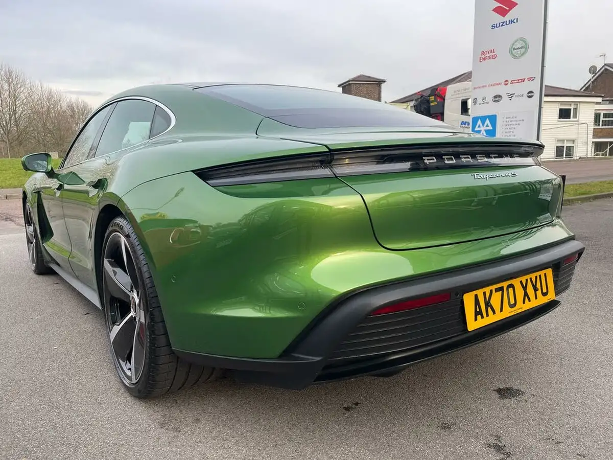 2020-porsche-taycan-e-4s-571ps-performance-battery-plus-big-20
