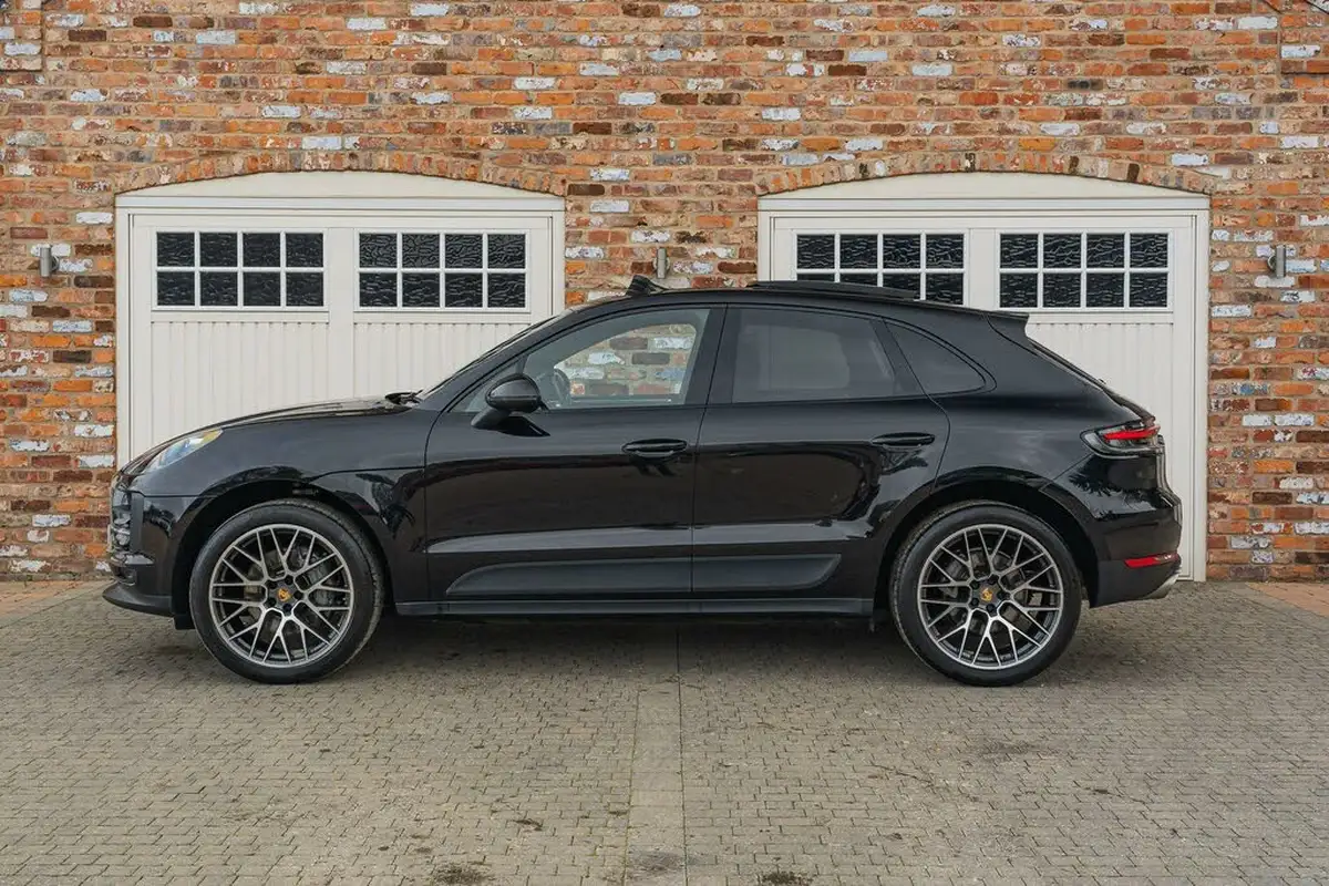 2020-porsche-macan-30-s-big-12