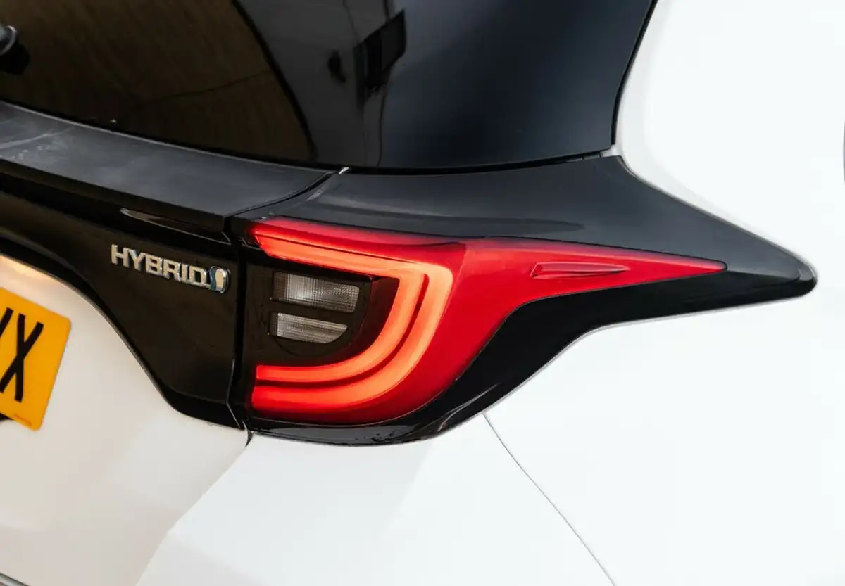 2022-toyota-yaris-15-vvt-i-excel-big-5