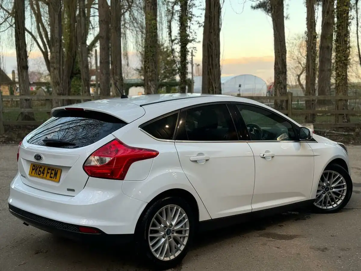 2014-ford-focus-10-zetec-scti-100ps-hatchback-big-25