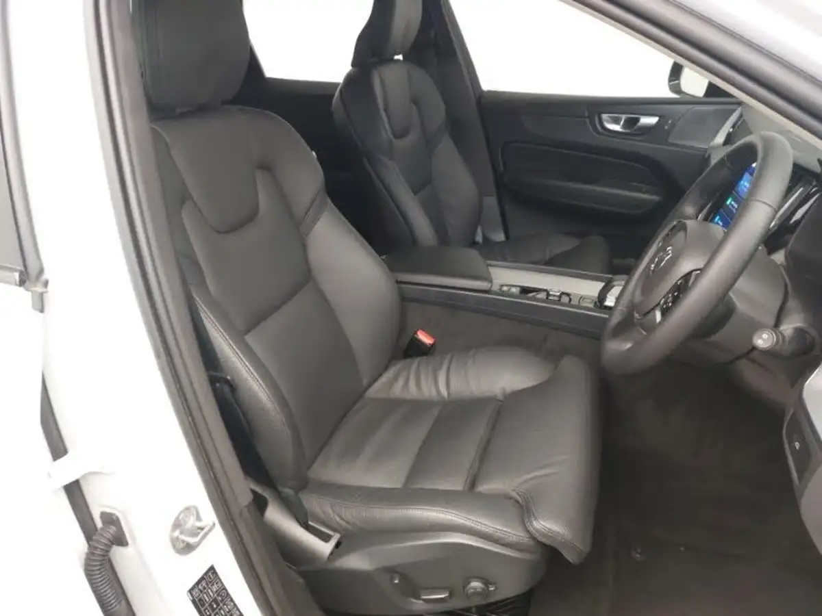 2023-volvo-xc60-20-b5-plus-big-10