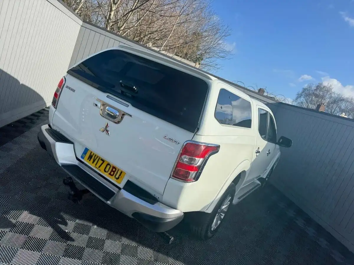 2017-mitsubishi-l200-24di-d-barbarian-178bhp-eu6-big-12