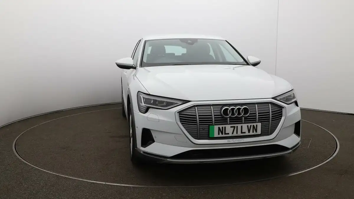 2021-audi-e-tron-50e-technik-station-wagon-big-41