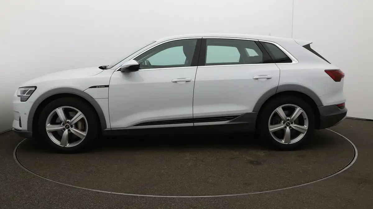 2021-audi-e-tron-50e-technik-station-wagon-big-65