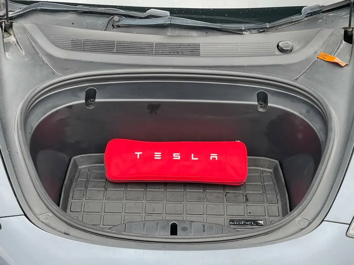 2020-tesla-model-3-e-long-range-big-54