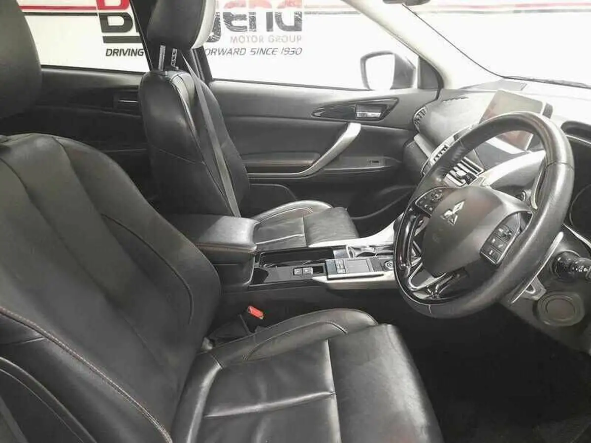 2019-mitsubishi-eclipse-cross-15-black-4wd-auto-big-9