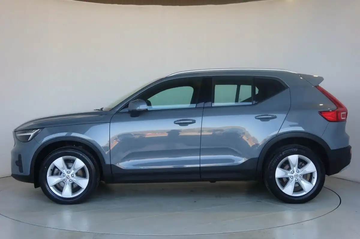 2022-volvo-xc40-20-b3-core-big-10