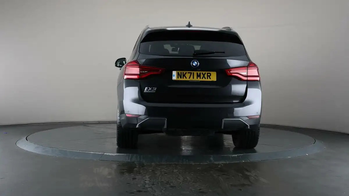 2021-bmw-ix3-e-premier-edition-big-33