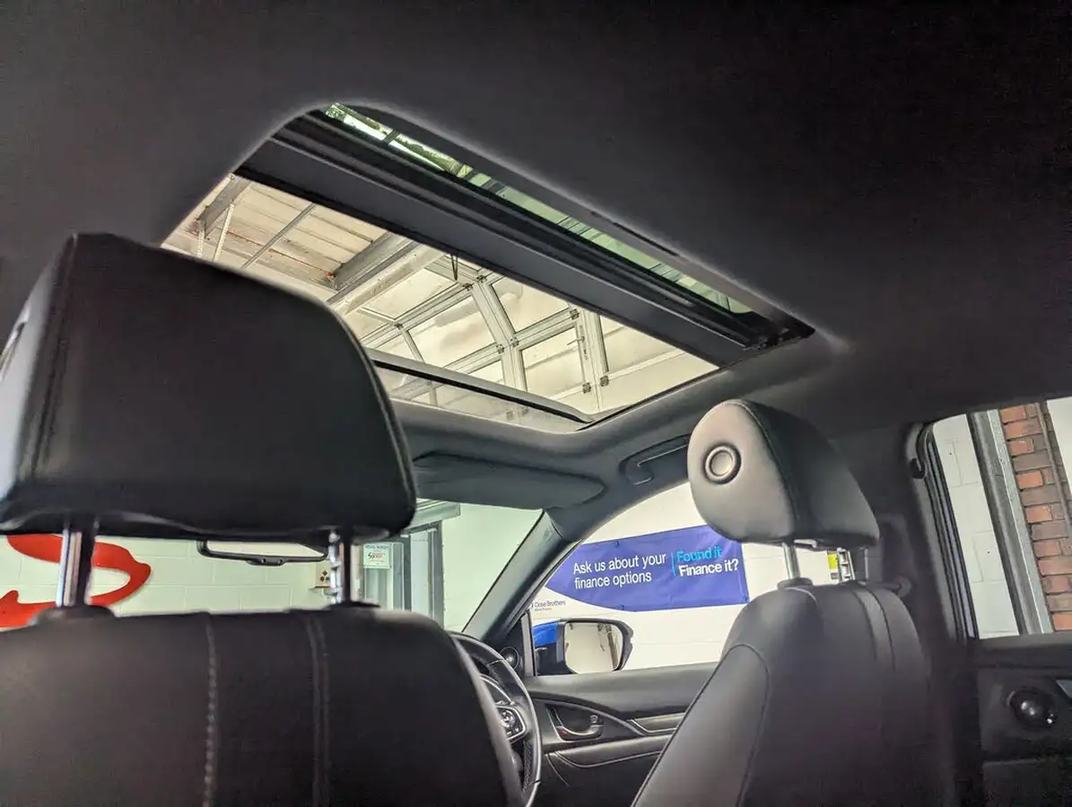 2018-honda-civic-16-i-dtec-ex-ss-hatchback-5d-big-10