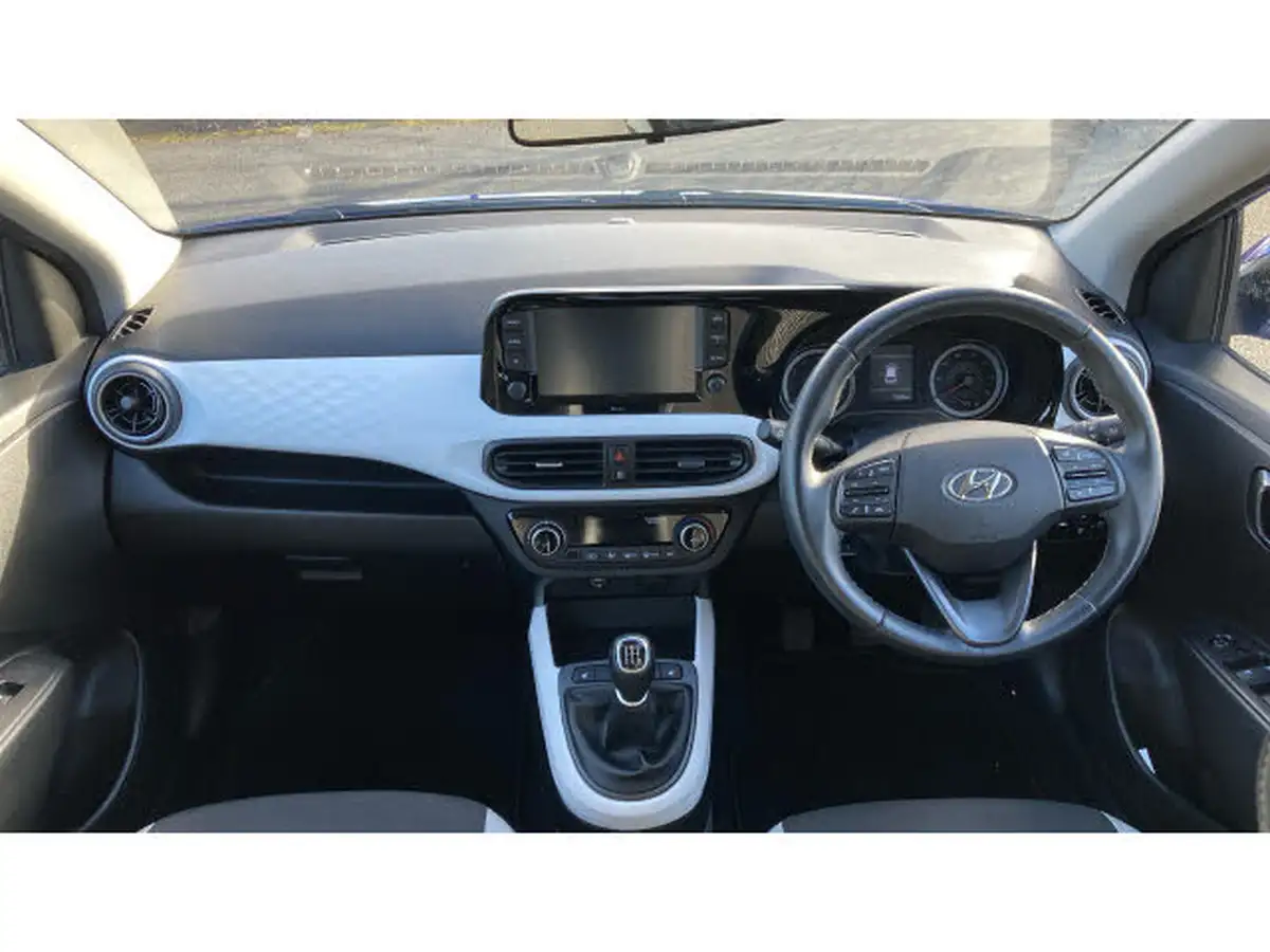 2022-hyundai-i10-12-premium-big-9