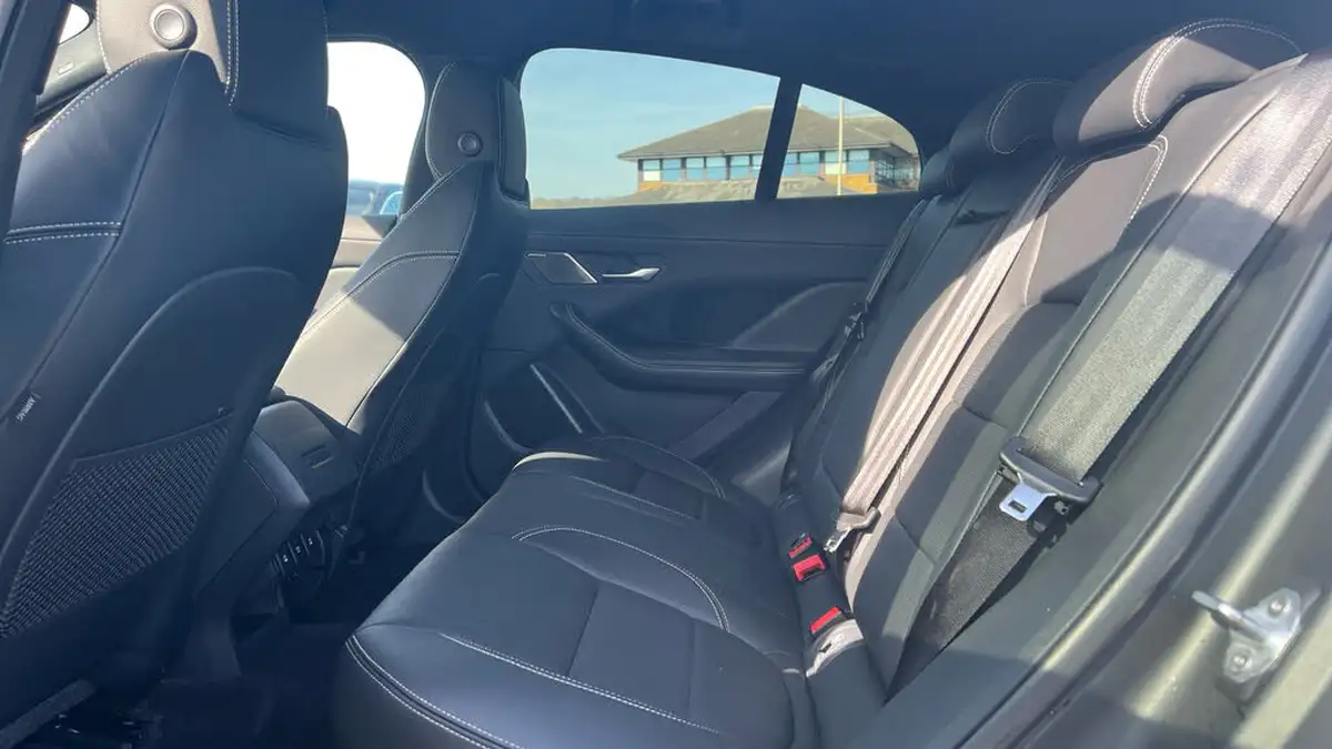 2023-jaguar-i-pace-ev400-r-dynamic-se-black-big-3