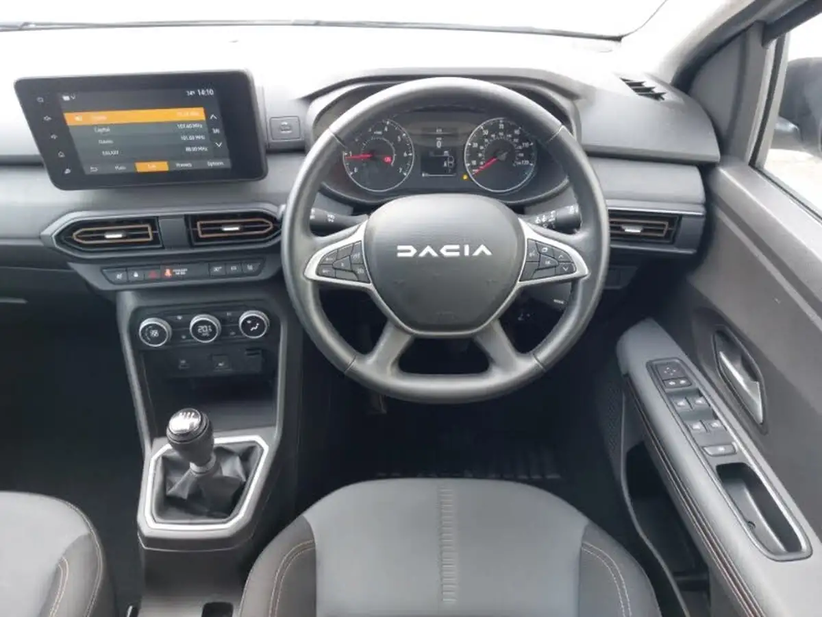 2024-dacia-sandero-stepway-10-tce-extreme-90bhp-big-6