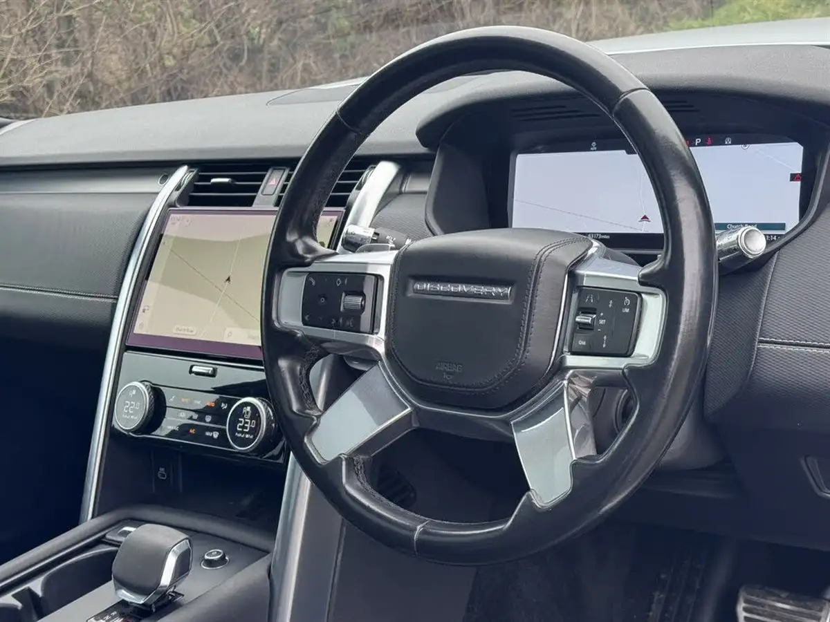 2021-land-rover-discovery-30-d300-r-dynamic-hse-big-11