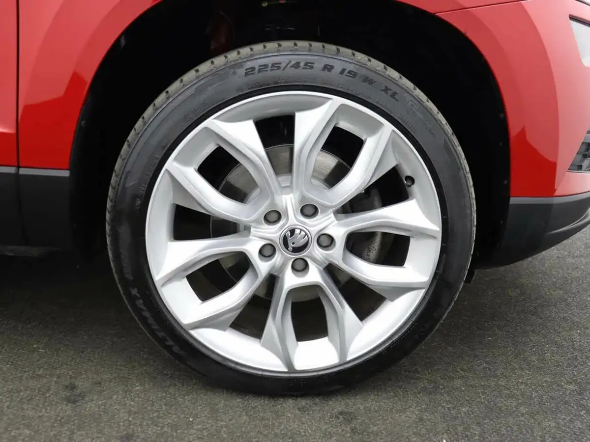2019-skoda-karoq-20tdi-edition-150ps-4x4-big-8