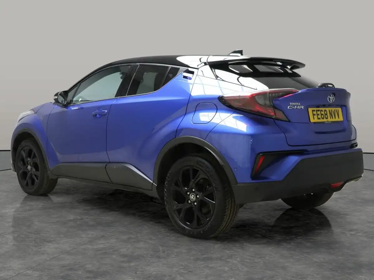 2018-toyota-c-hr-12-dynamic-big-10