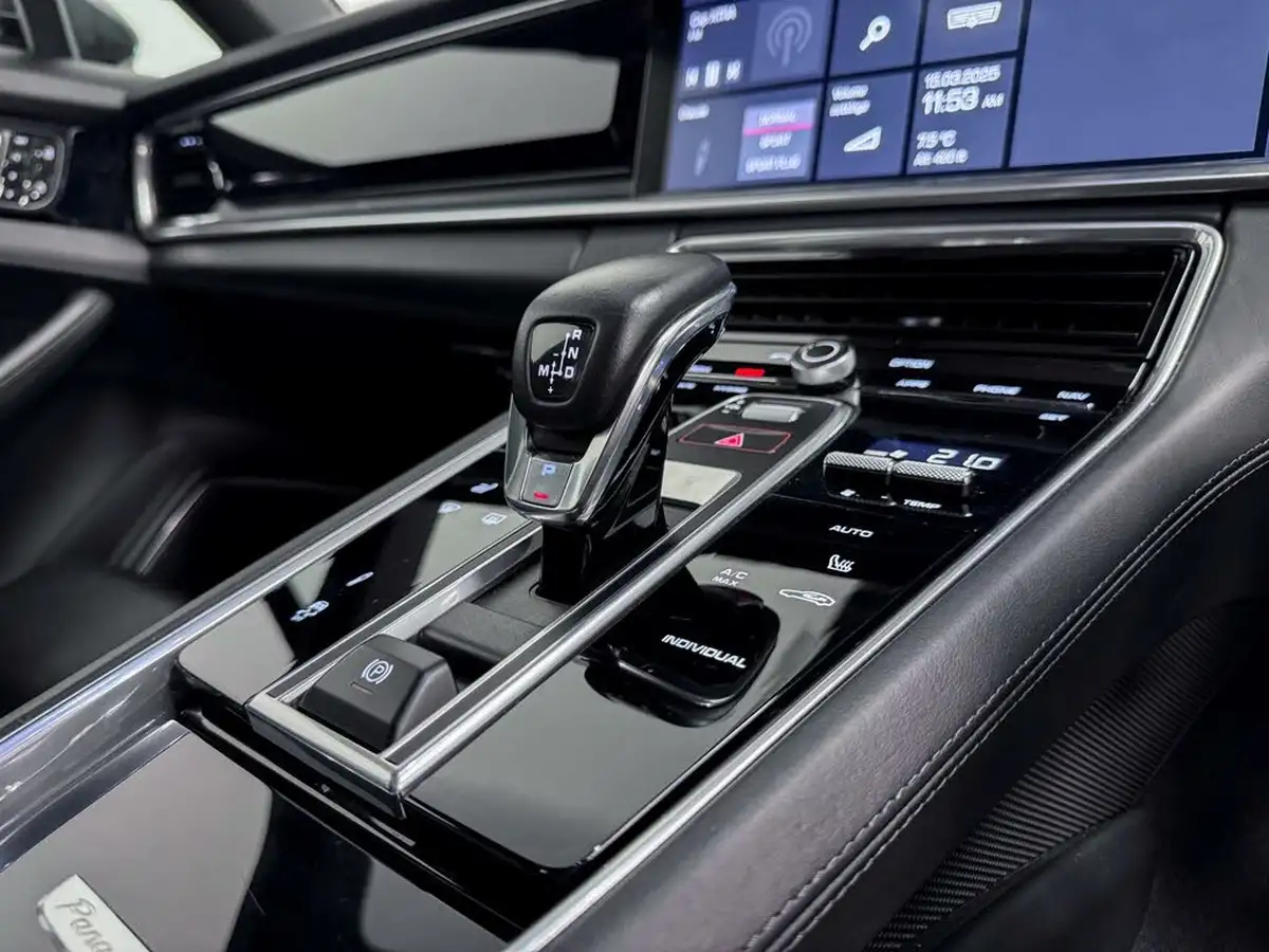 2019-porsche-panamera-30-4-e-hybrid-hatchback-big-28