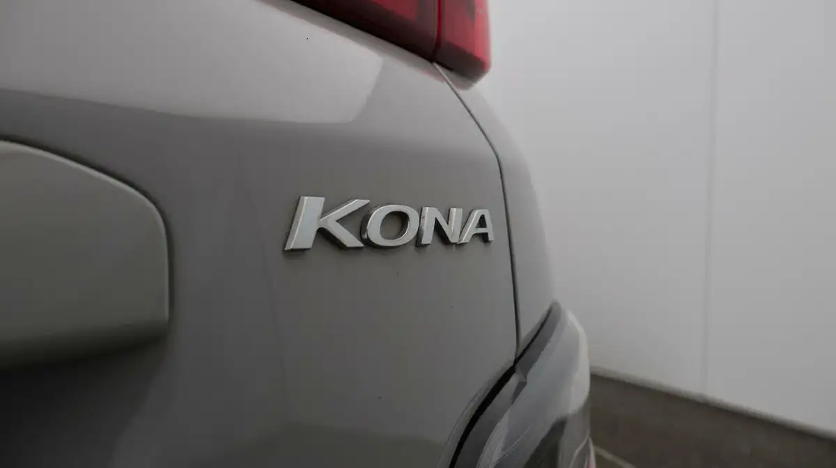 2022-hyundai-kona-16-gdi-premium-big-23