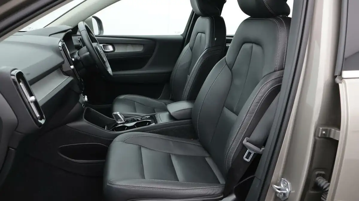 2021-volvo-xc40-15-t3-inscription-161bhp-auto-big-14