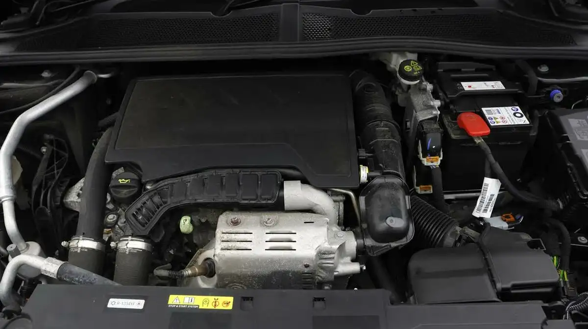 2022-vauxhall-astra-12-turbo-design-130ps-hatchback-big-18