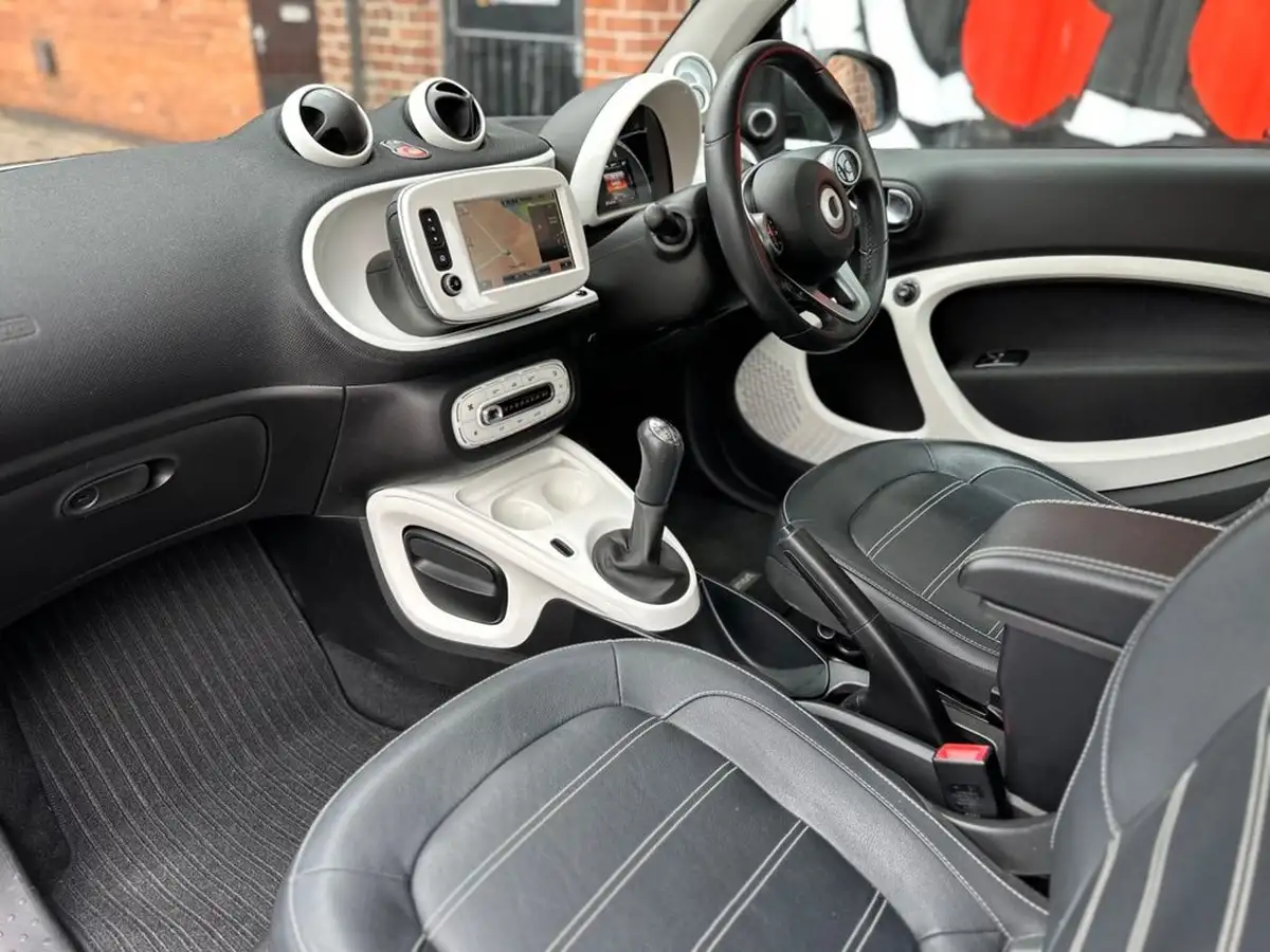 2015-smart-fortwo-10-prime-premiumss-big-26