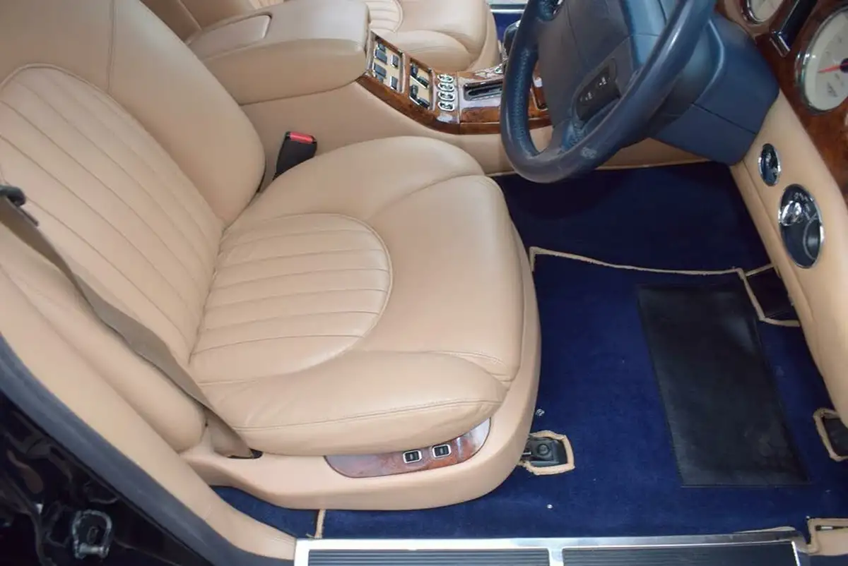 2000-bentley-arnage-68-red-label-big-17