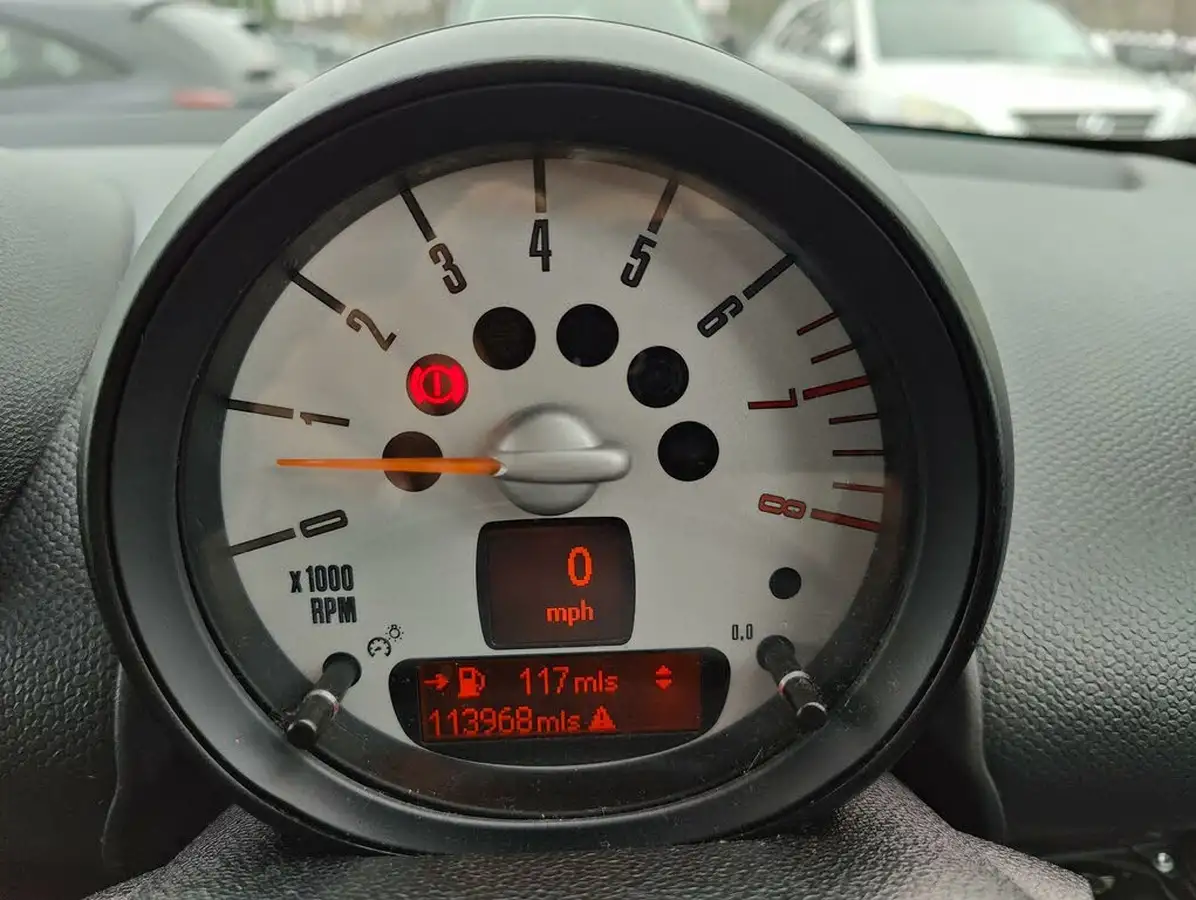 2012-mini-countryman-16-one-98bhp-big-21