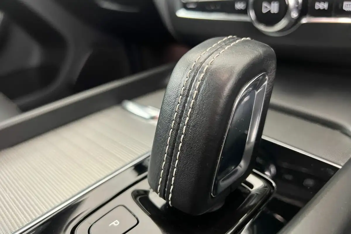 2021-volvo-xc60-20td-b4-r-design-awd-big-12