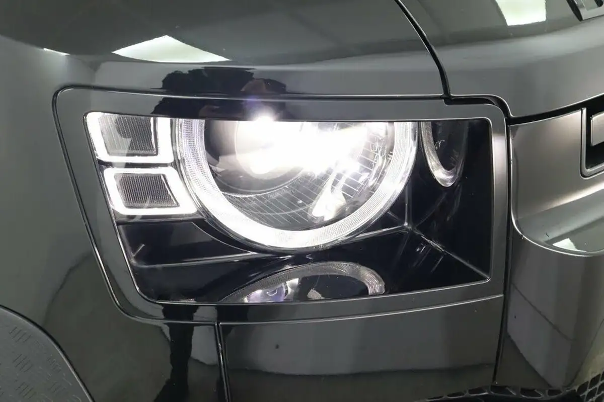 2022-land-rover-110-defender-30-d250-xs-edition-big-50