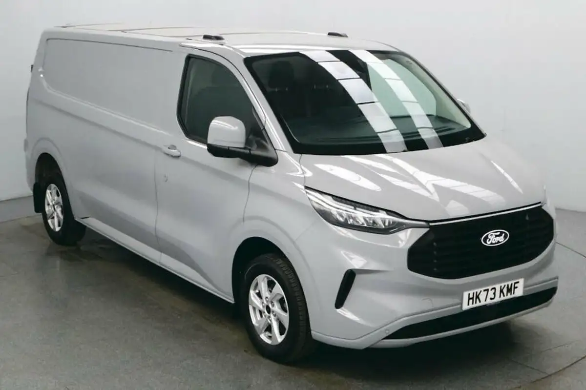 2023-ford-transit-custom-20tdci-320-l2h1-limited-136pseu6e-panel-van-1996cc-auto-big-9