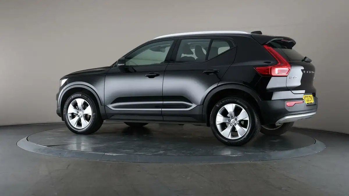 2022-volvo-xc40-15-t3-momentum-big-73