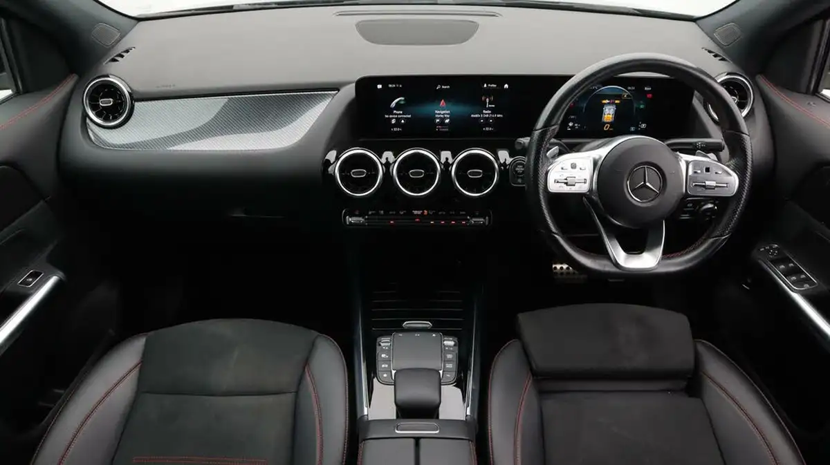 2021-mercedes-benz-gla-class-13-gla-180-amg-line-executive-1332cc-big-13