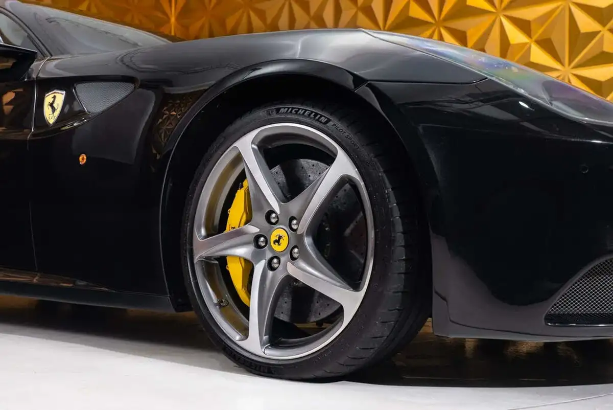 2012-ferrari-ff-63-big-33