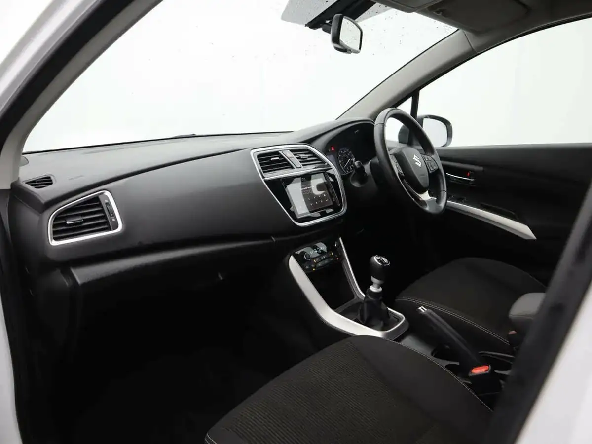 2021-suzuki-s-cross-14-boosterjet-sz-t-big-8