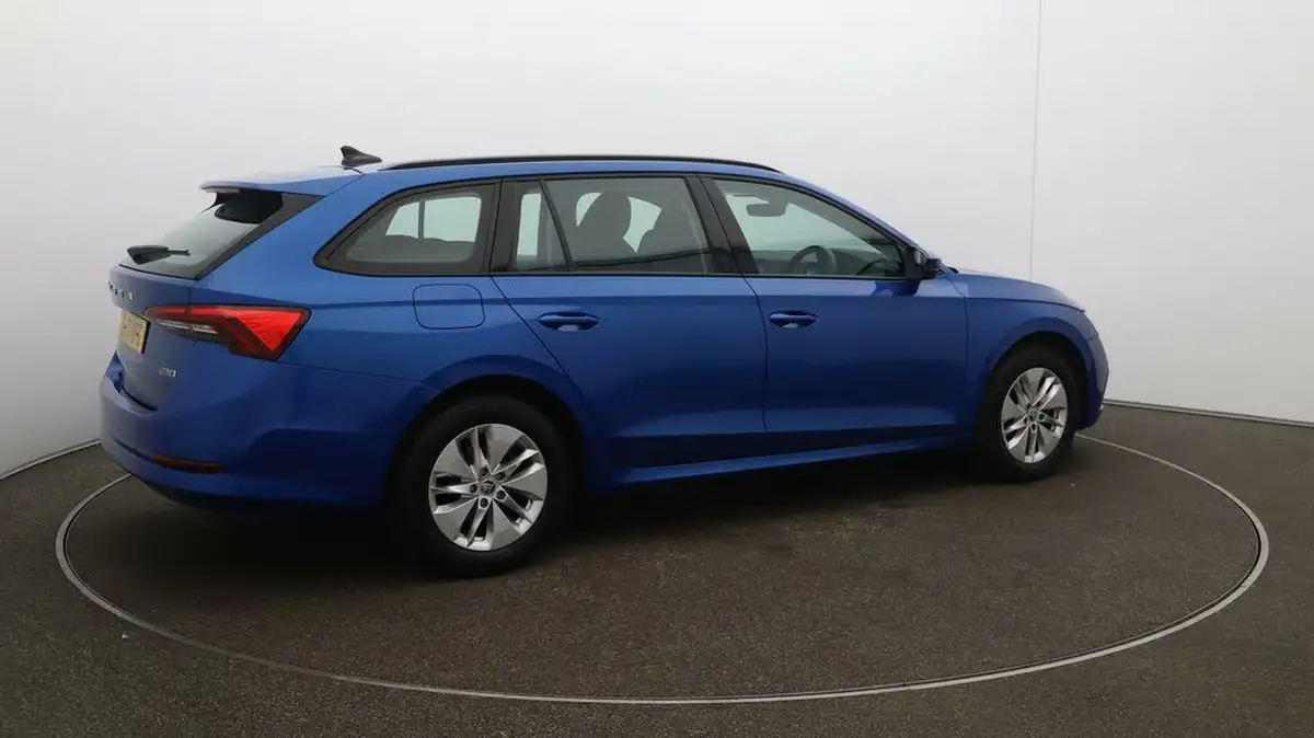 2021-skoda-octavia-big-44