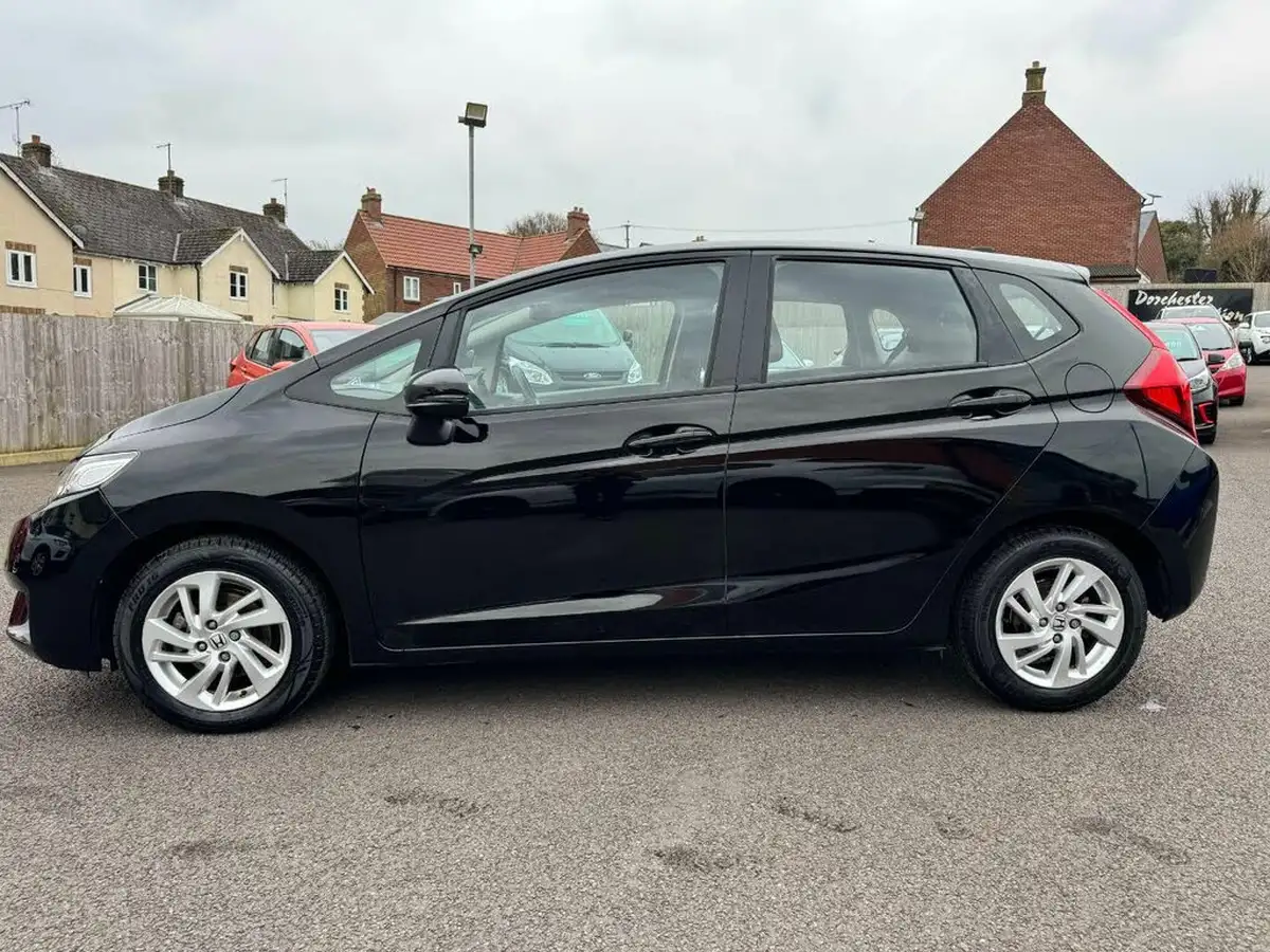 2017-honda-jazz-13-i-vtec-se-cvt-big-6