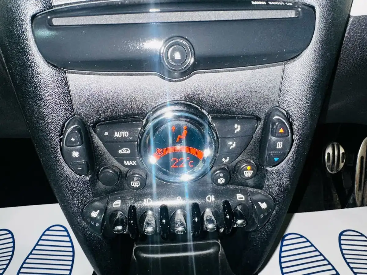 2011-mini-cooper-16-cooper-s-hatchback-3d-big-21