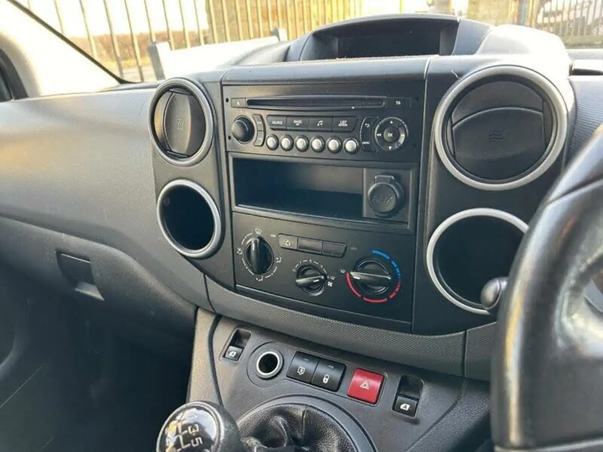 2013-citroen-berlingo-16td-l1-625-x-16hdi-75-panel-big-13