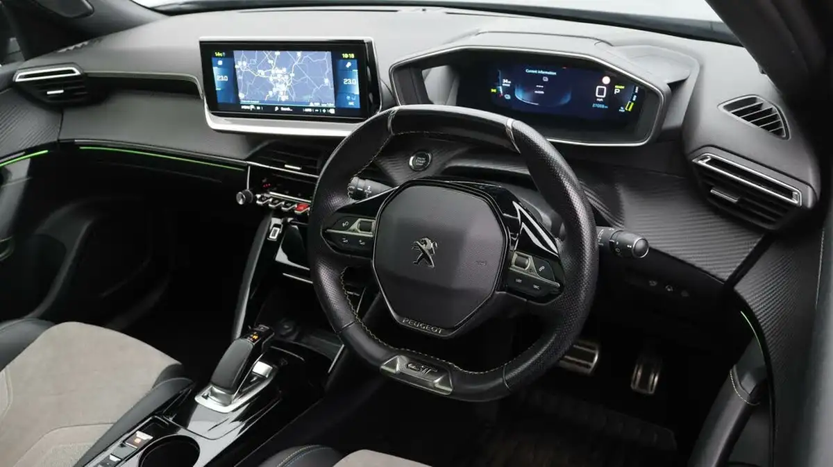 2020-peugeot-2008-suv-e-gt-big-9