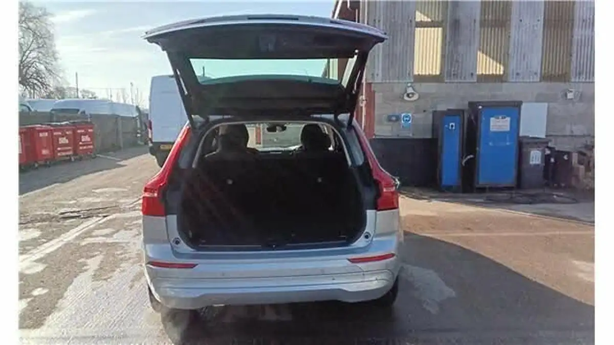 2022-volvo-xc60-20-b5-core-big-8