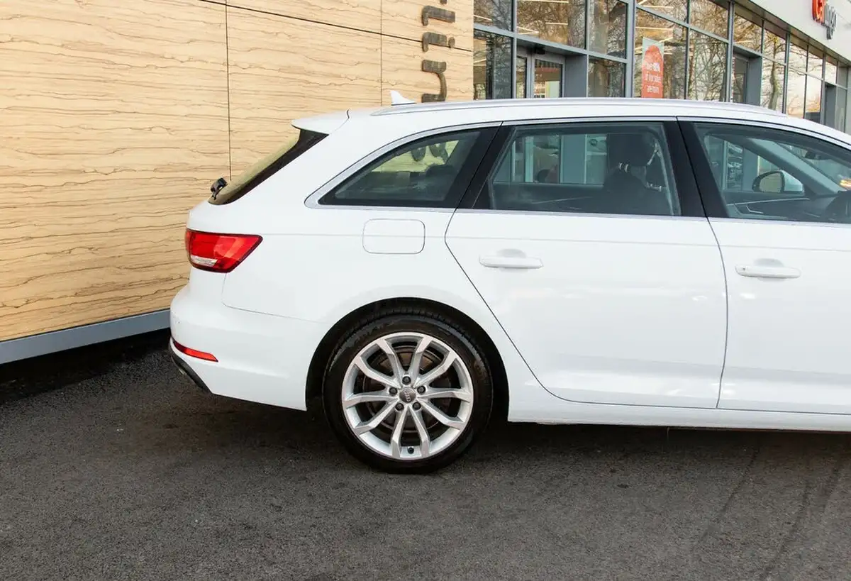 2019-audi-a4-avant-20-40-tfsi-sport-big-10