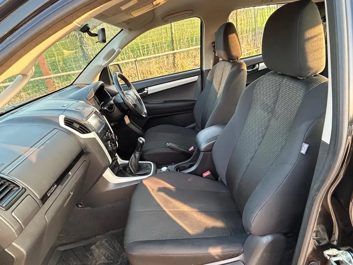 2020-isuzu-d-max-19td-yukon-double-pick-up-big-8