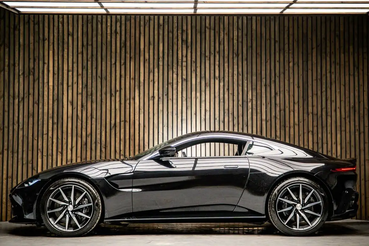 2021-aston-martin-vantage-big-6