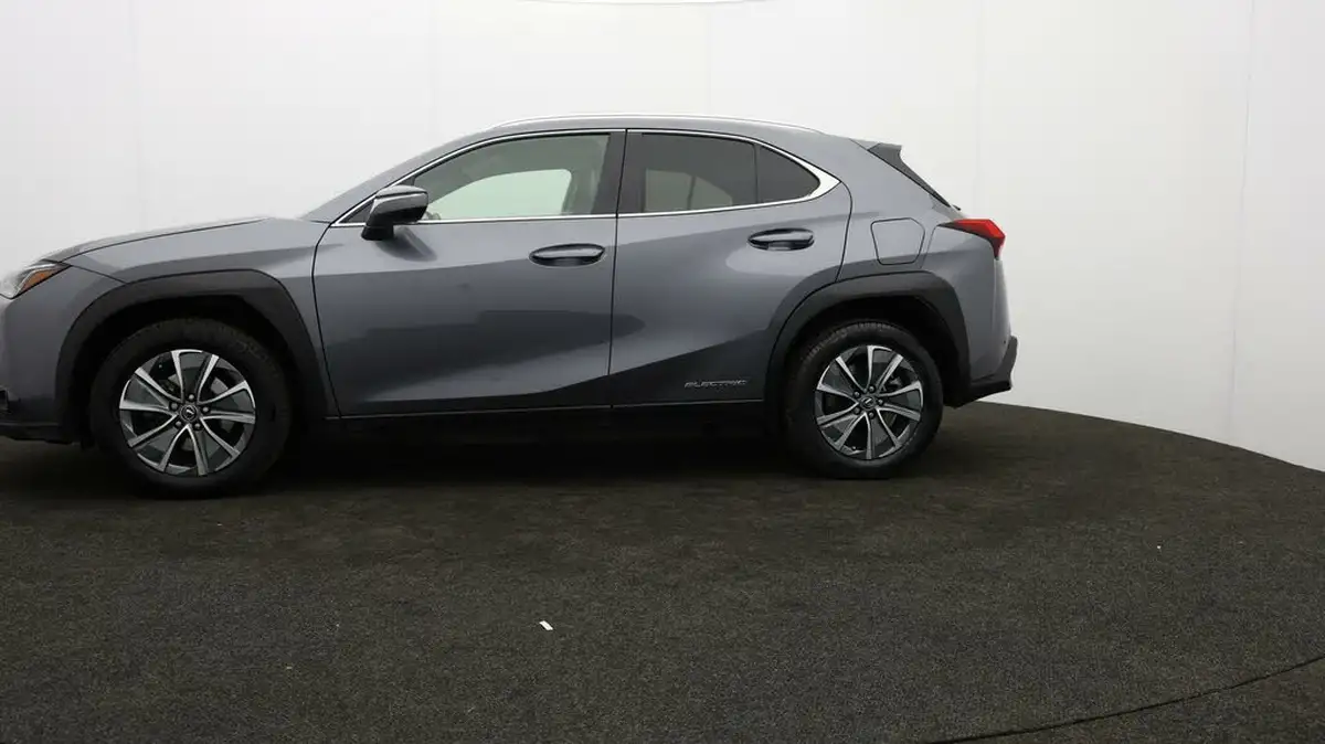 2021-lexus-ux-300e-e-ux-big-65