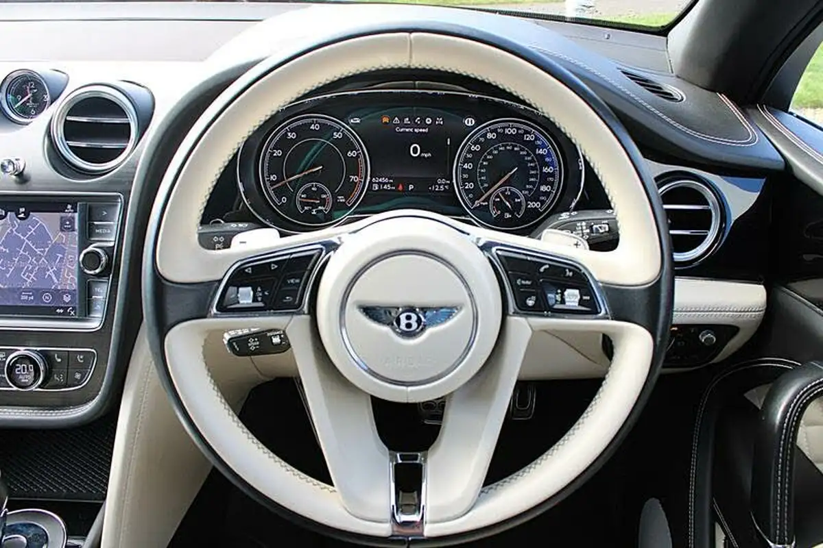 2016-bentley-bentayga-60-w12-big-20