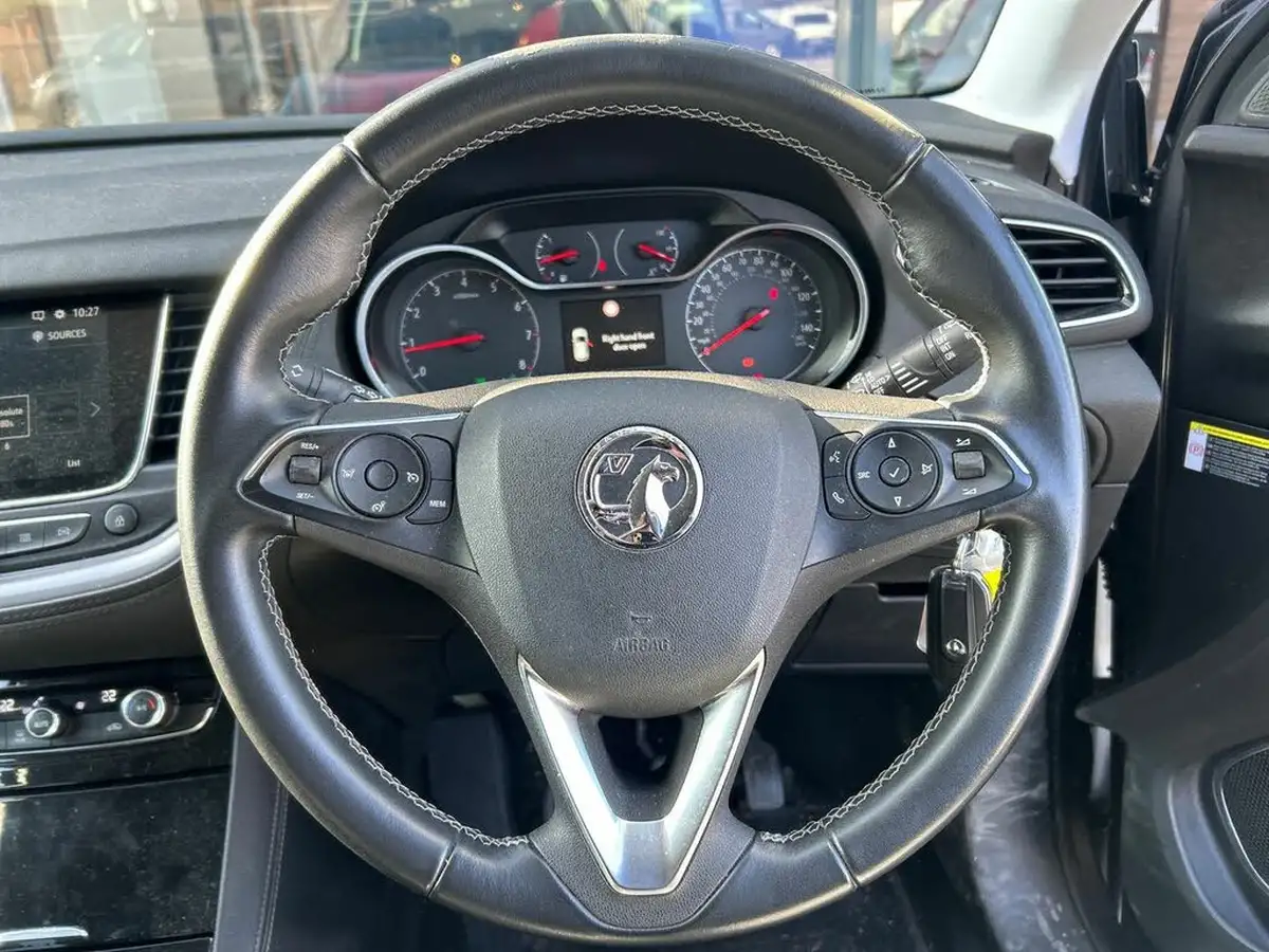 2020-vauxhall-grandland-x-12-sri-nav-big-15