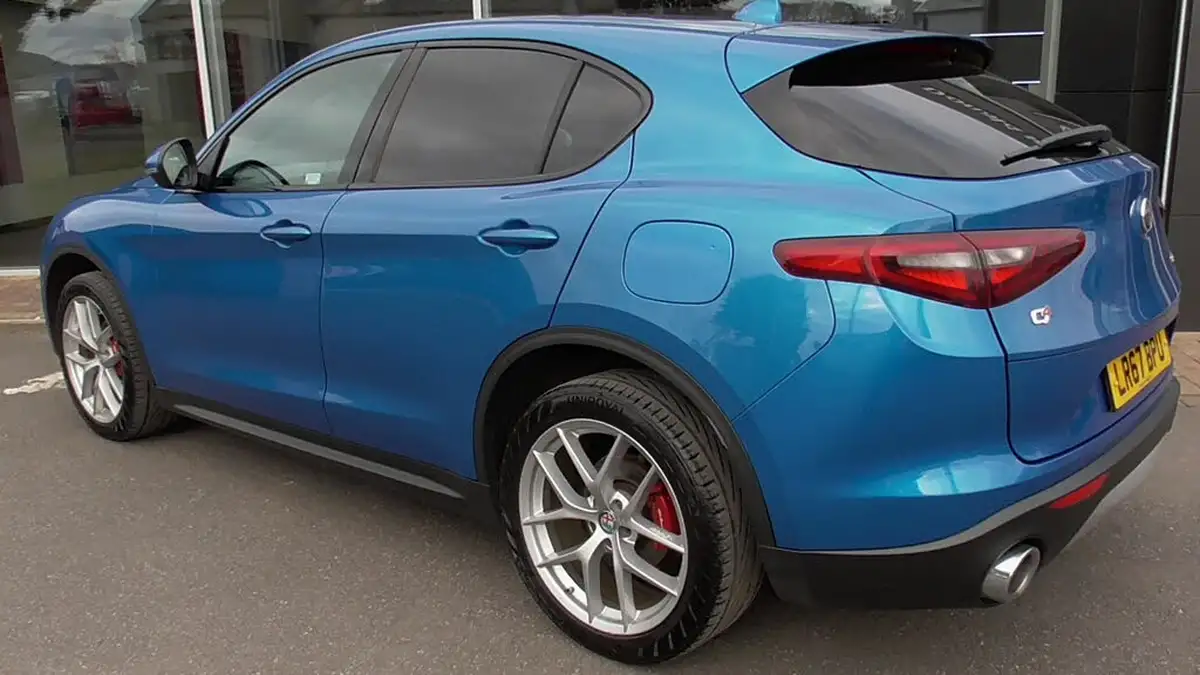 2017-alfa-romeo-stelvio-22td-milano-big-5