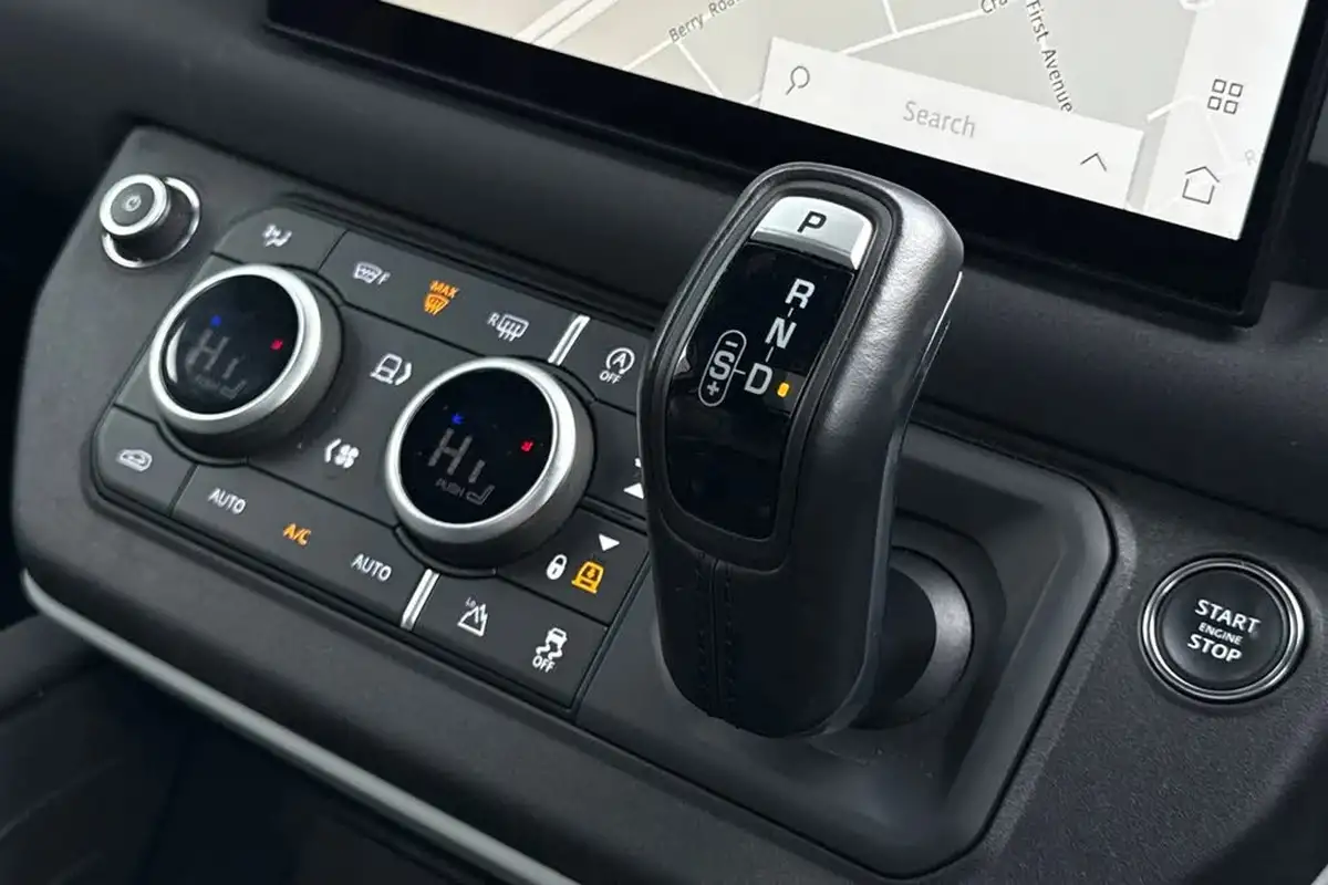 2023-land-rover-110-defender-30-d300-x-dynamic-se-big-13