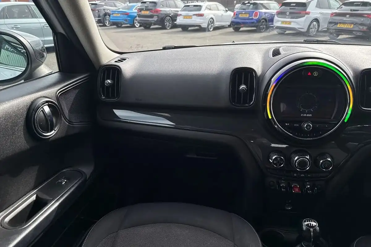 2019-mini-countryman-15-cooper-classic-big-19