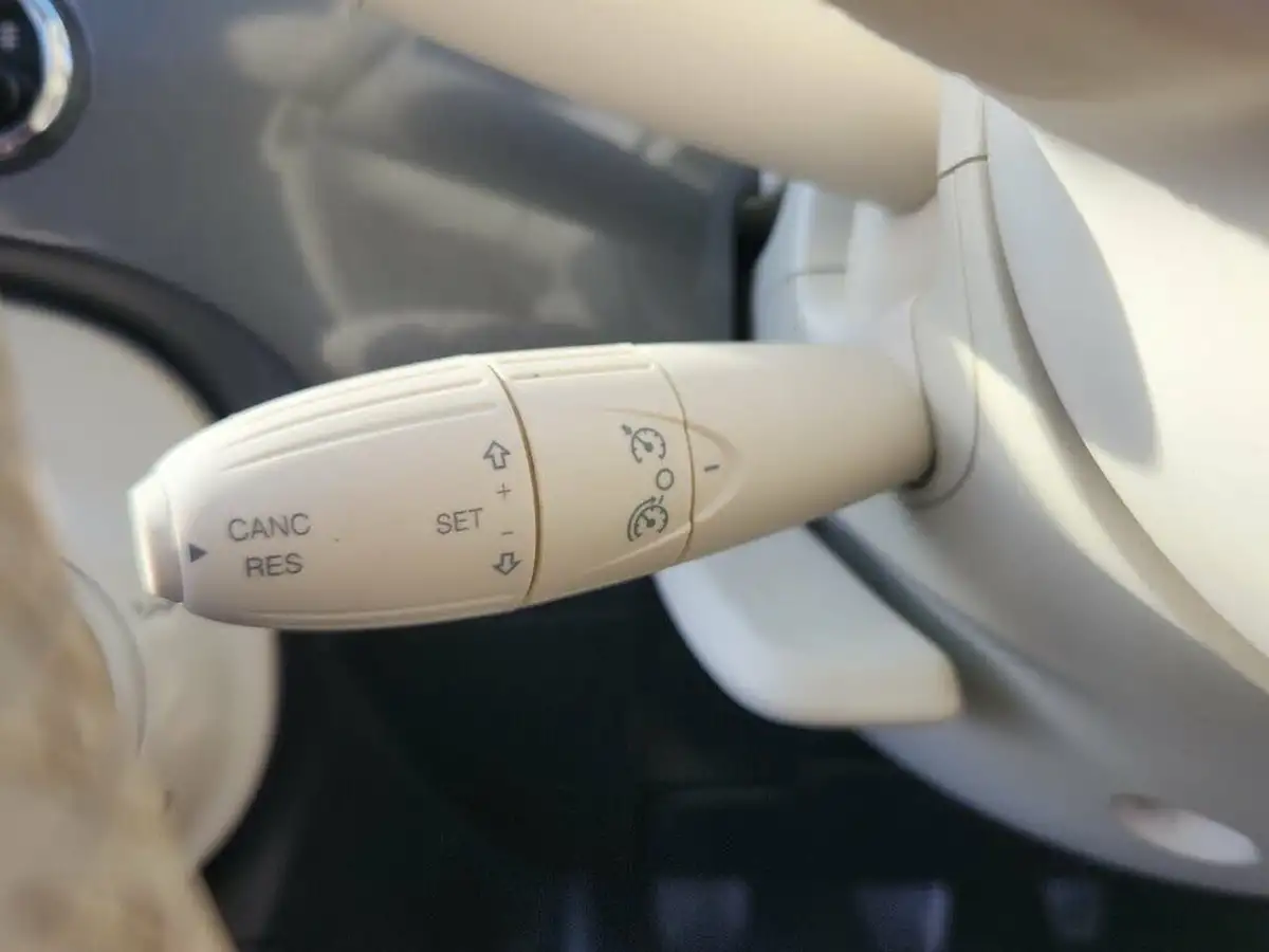 2019-fiat-500-12-lounge-ss-big-33