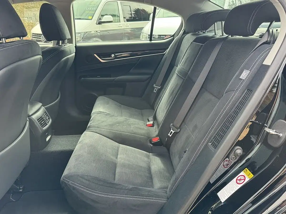 2015-lexus-gs-300h-25-se-big-16